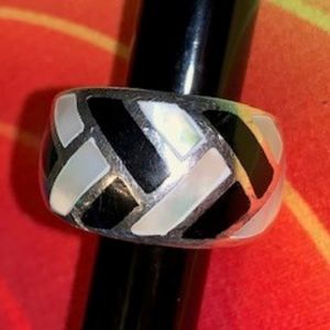 Sterling Silver Mother of Pearl/Onxy Ring